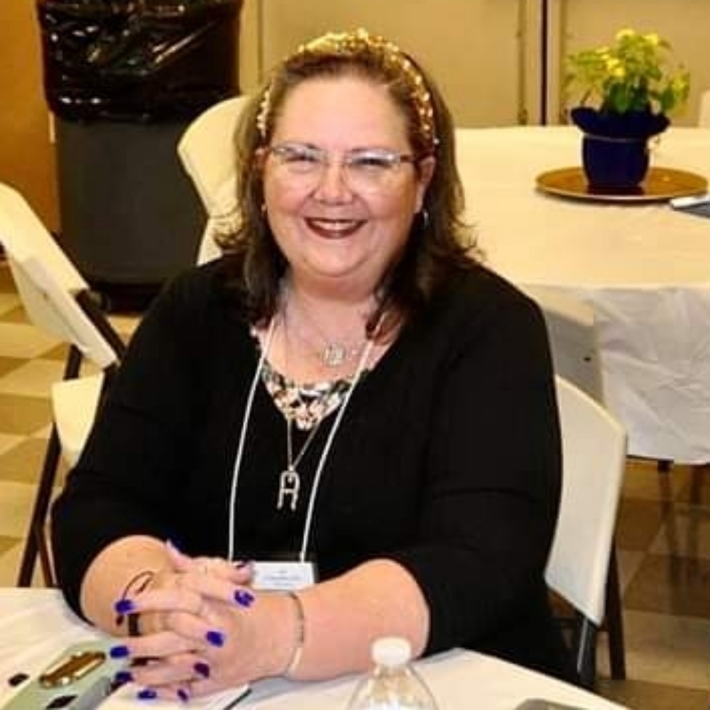 Meet your Posher, Debbie